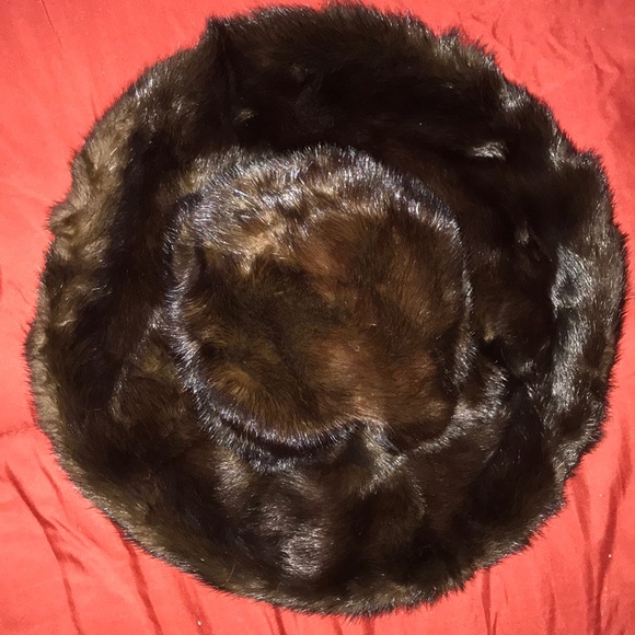 Beautiful Mink hat... - Picture 3 of 4